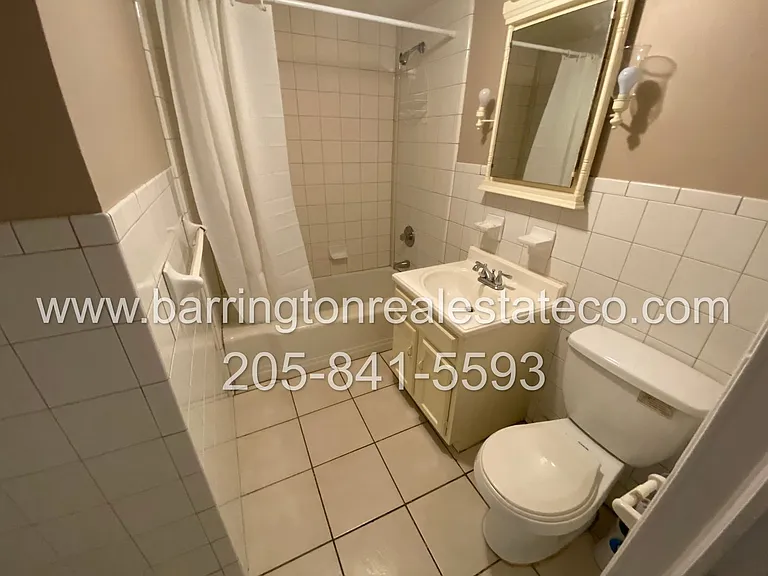 1109 Oakwood St — Photo 4
