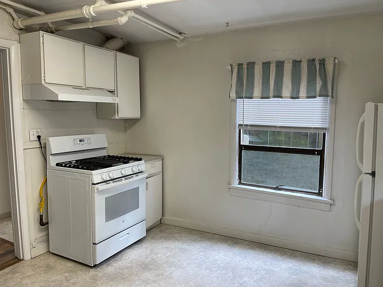 2111-13 Nob Hill Ave N #2111A-21131/2 — Photo 7