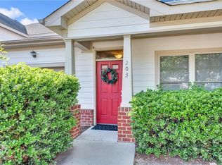 200 Seasons Cir #203, Suffolk, VA 23434