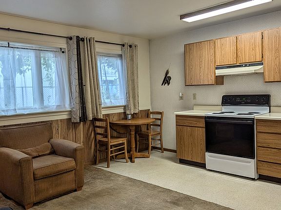 2nd image of 1420 Lacey St #6