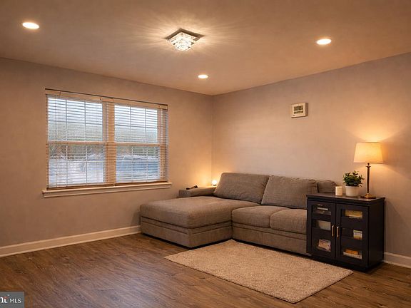 3rd image of 352 Dohner Dr