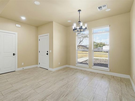5th image of 306 W 4th St