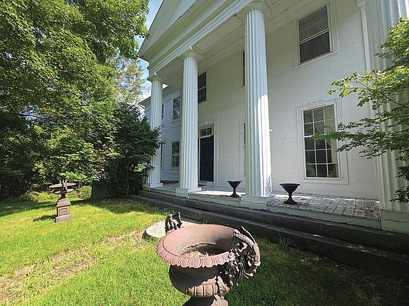2nd image of 81 Barre Rd