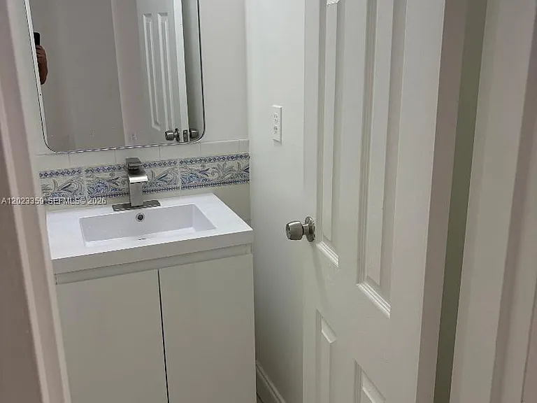 16909 N Bay Rd #720 — Photo 22