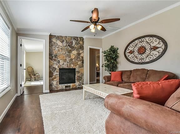 4th image of 244 Norleon Ave