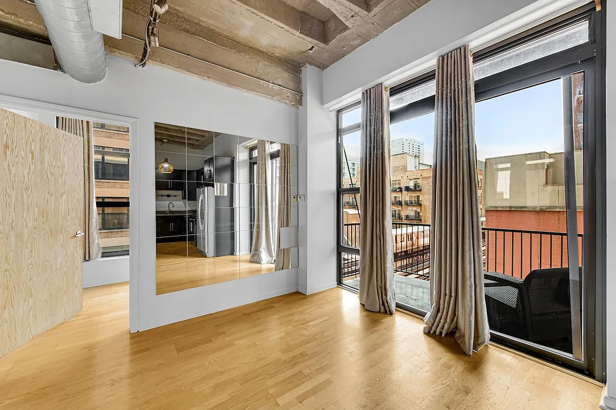 Building Photo - 1503 S State St #508