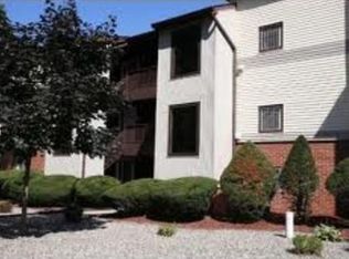 7 Green Valley Ct, Secaucus, NJ 07094