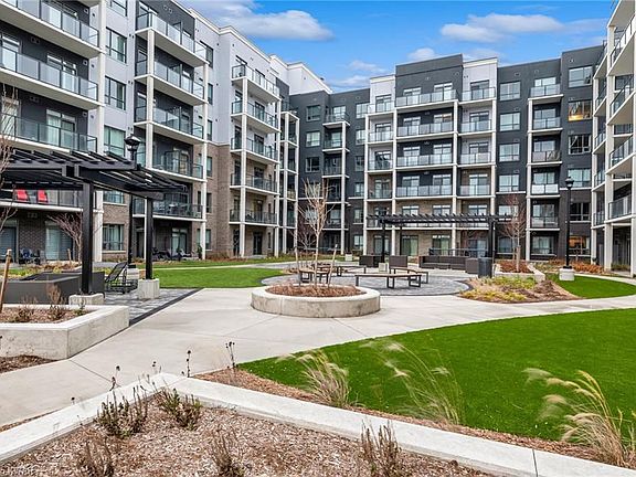 5th image of 5055 Greenlane #623
