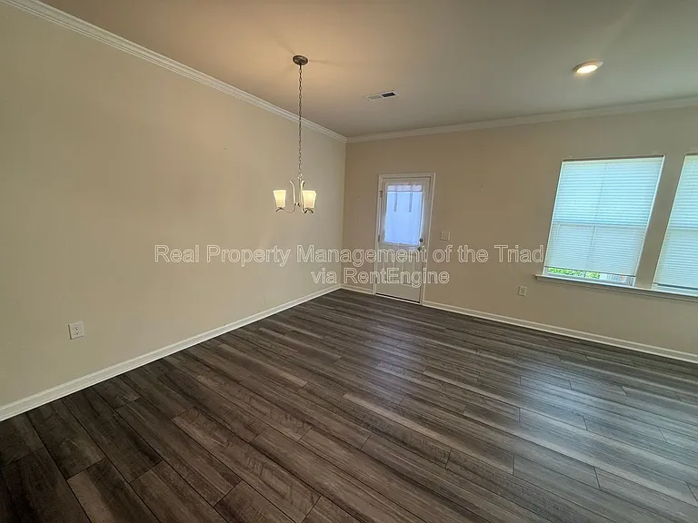 886 Falls Grove Trl — Photo 5