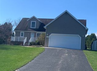 3181 Greenfield Dr, Petoskey, MI 49770