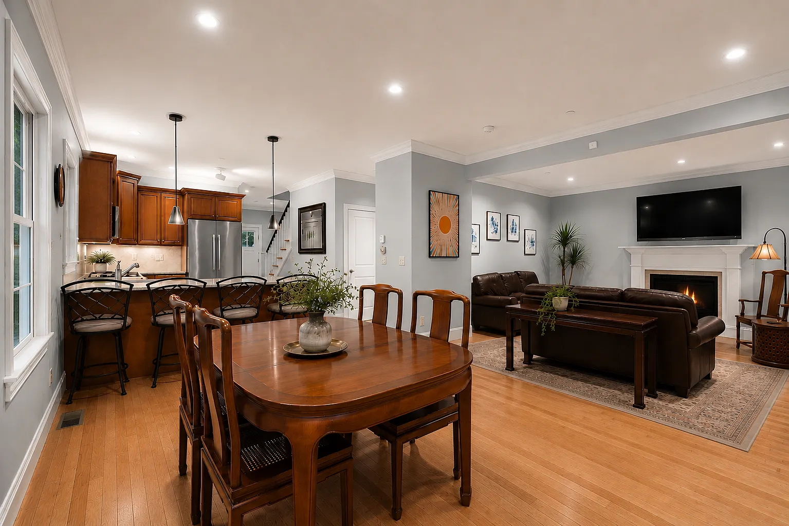 3 bed, 2.5 bath, 2832 sqft, $5,250 — Photo 2