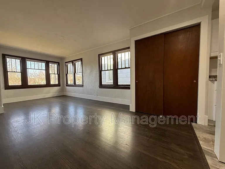 1018 8th Ave S #A — Photo 5