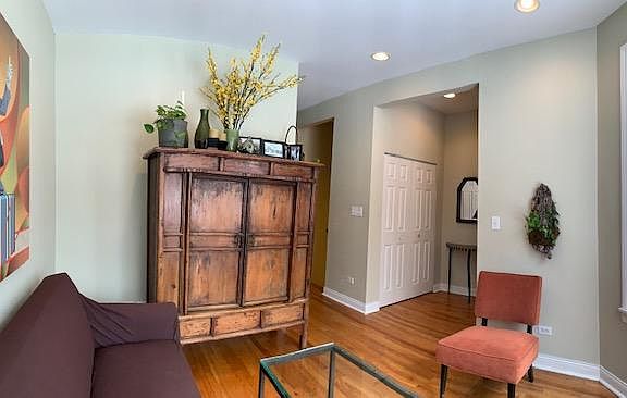 3rd image of 4216 N Winchester Ave #1