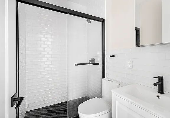 4th image of 64 Macon St #4