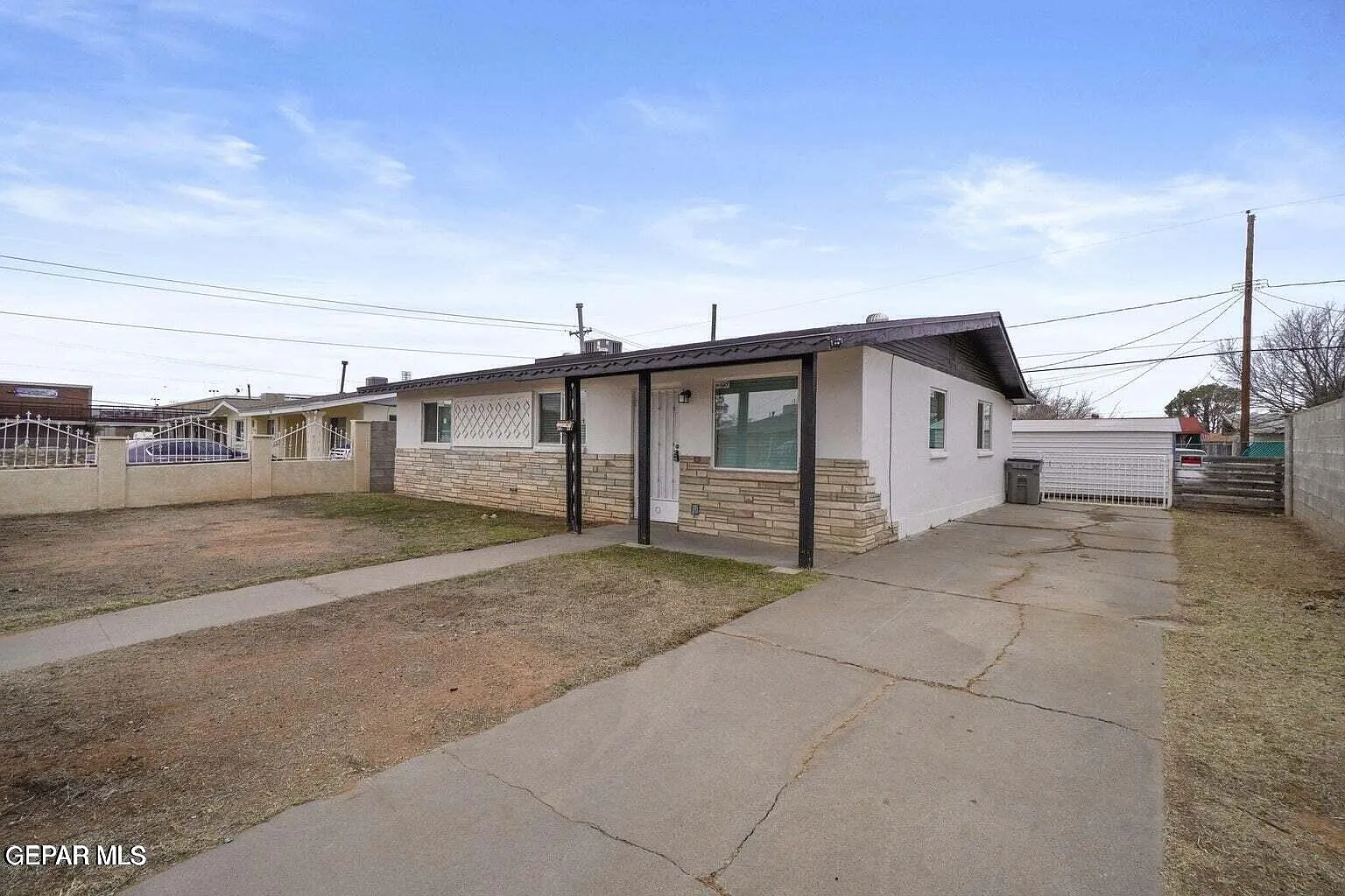 3 bed, 1.0 bath, 1000 sqft, $1,295 — Photo 2