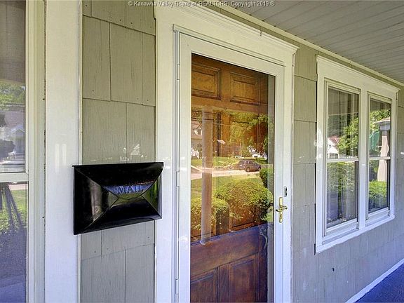 5th image of 2807 Noyes Ave SE
