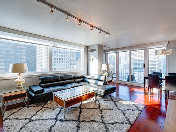2nd image of 200 N Dearborn St Unit 3102