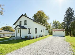 13829 Carlton St, Burton, OH 44021