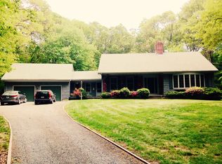 12 Queens Fort Ln, Exeter, RI 02822