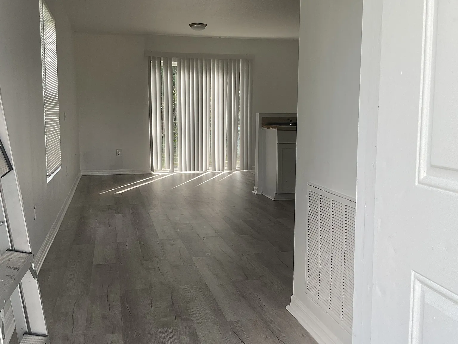 1 bed, 1.0 bath, $900 — Photo 3