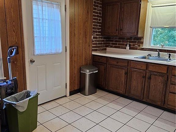 5th image of 27 Clifton Ave