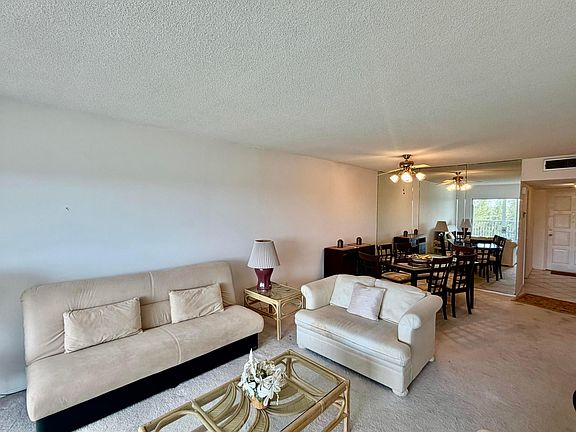 4th image of 3150 N Palm Aire Drive #804