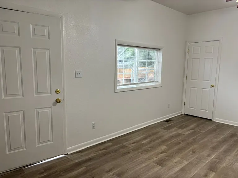 3315 McComb Ave — Photo 4
