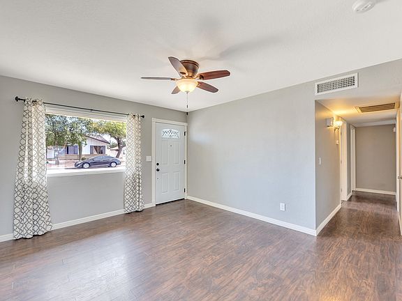 4th image of 1834 N Essex Cir