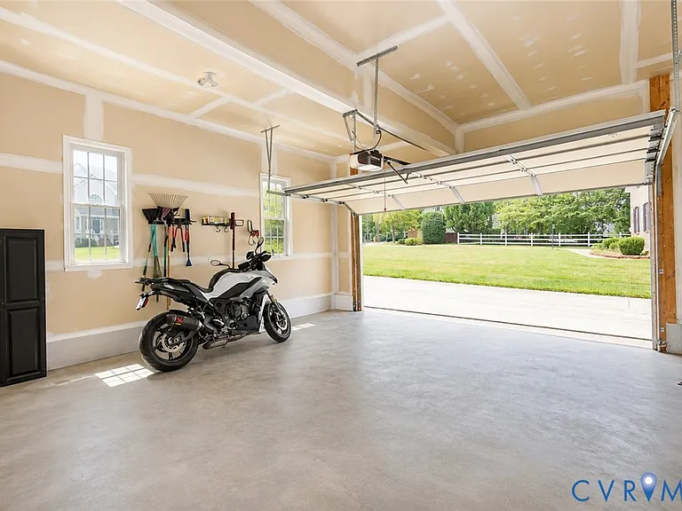 11320 Sadler Oaks Dr — Photo 70