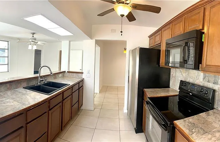 1650 NW 43rd St — Photo 12