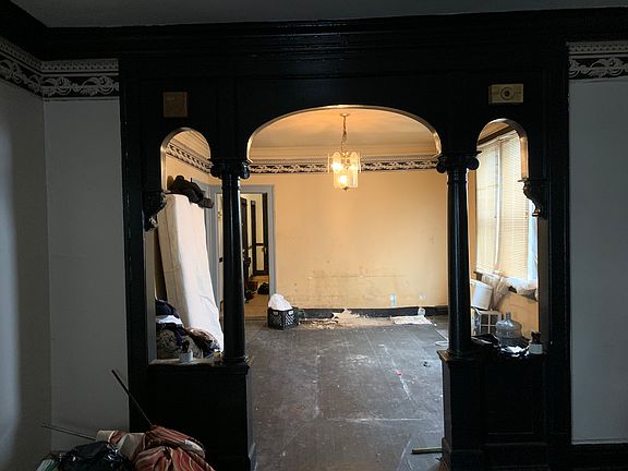 4th image of 8343 S Burnham Ave