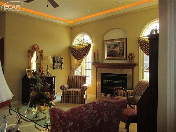 4th image of 10110 Golfside Dr