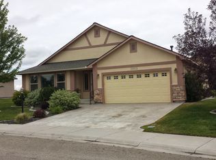 3802 S Edgeview Dr, Nampa, ID 83686