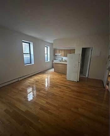 4th image of 89 Wolfs Ln APT 4