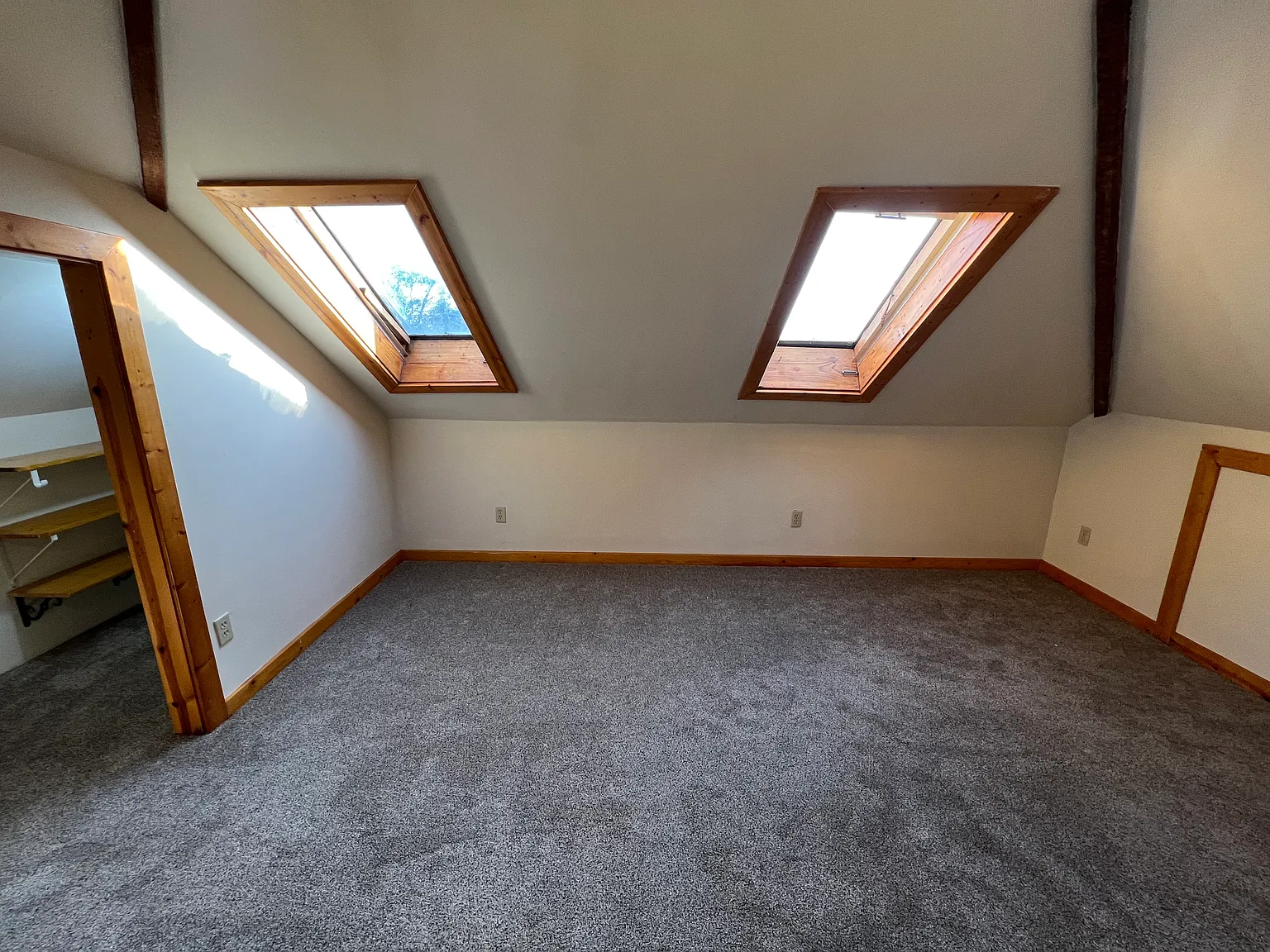 142 Moss Ave — Photo 3