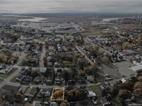 45 Mansfield St, Moncton, NB E1A 2V8