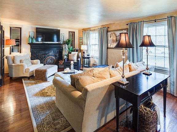 Barclay Farm Home For Sale