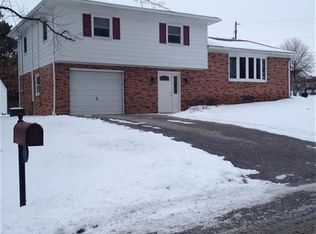 2737 Whitney Dr, York, PA 17402