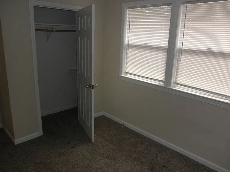 340 14th St SE — Photo 21