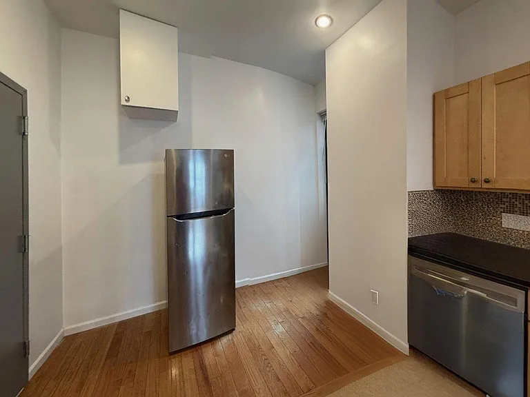87 Graham Ave #1 — Photo 10