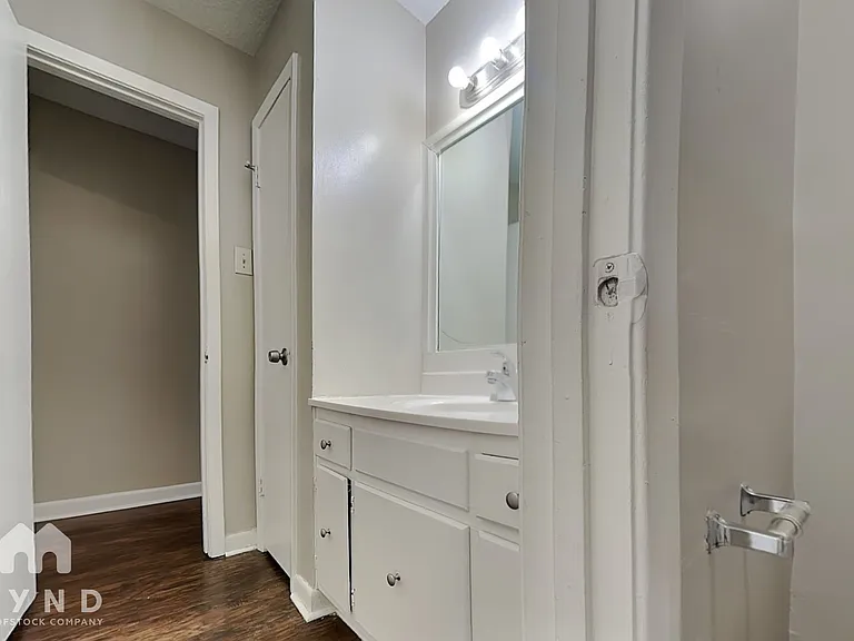 2406 Jenwood St — Photo 14