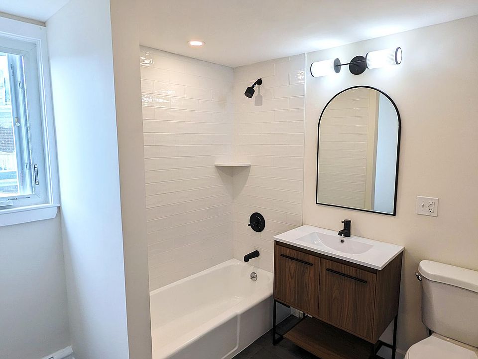 Bathroom #1- Main Floor