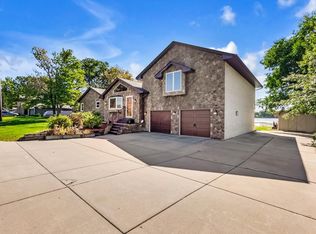 3326 Interlachen Dr NE, Ham Lake, MN 55304