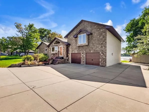 3326 Interlachen Dr NE, Ham Lake, MN 55304