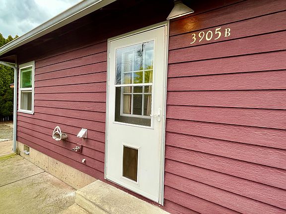 Front door to 3905-B