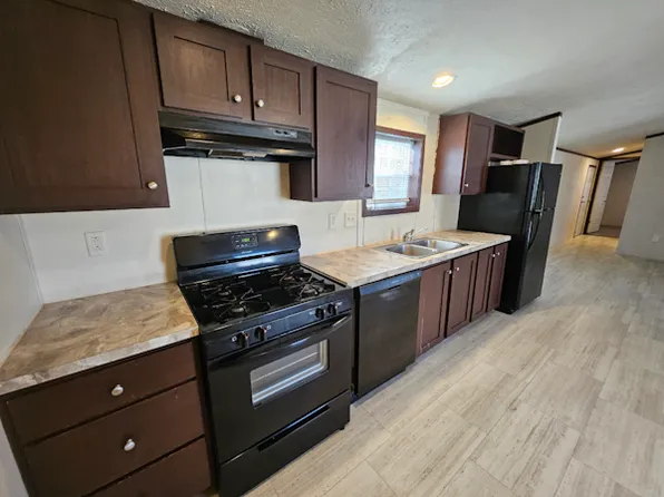 271 Green St, Springport, MI 49284