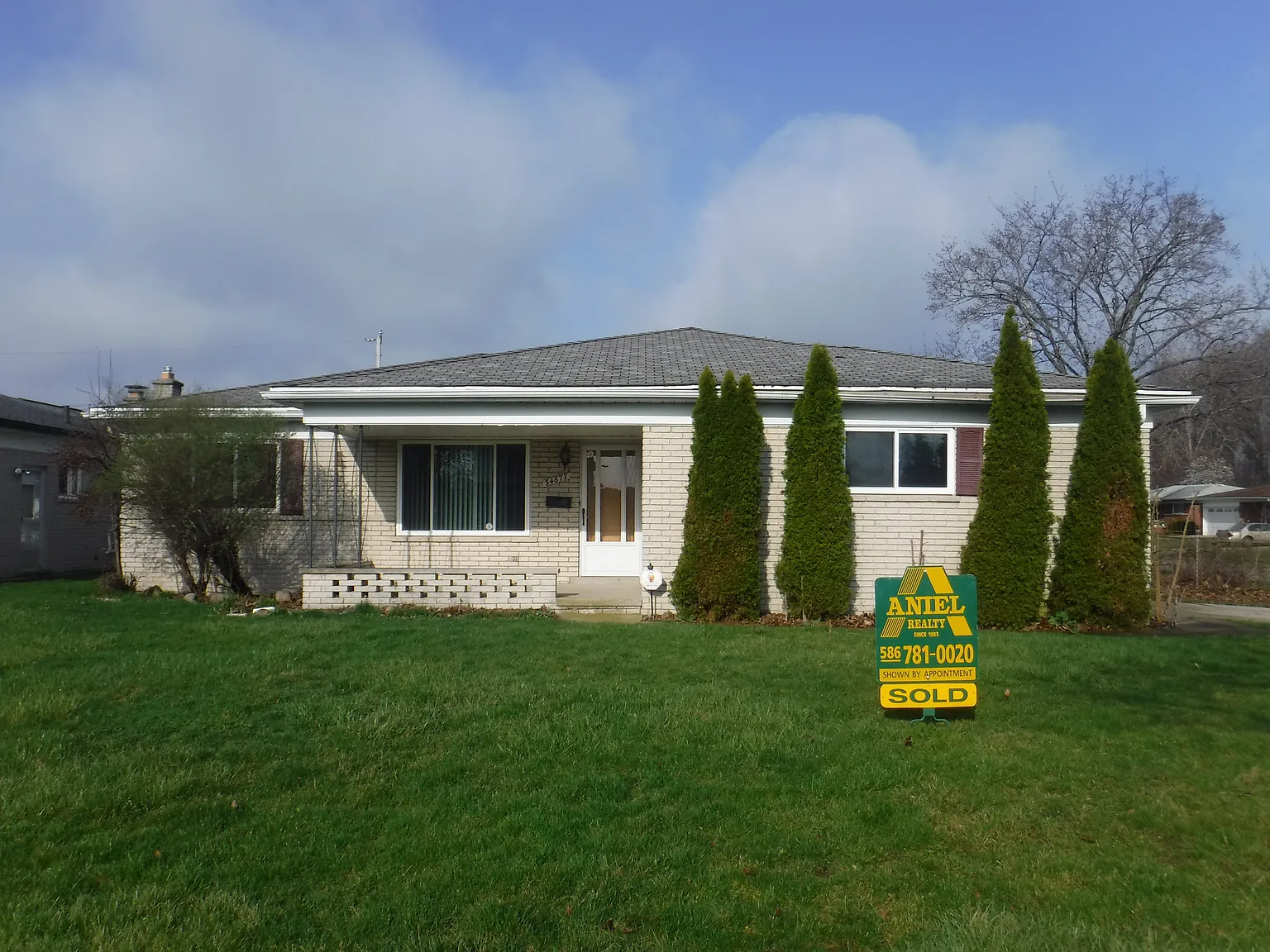 34677 Hawke Dr photo 1