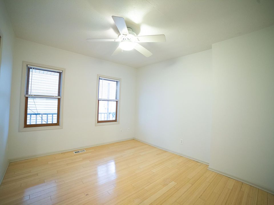 1st image of 790 Crawford Ct
