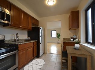 72-45 153rd St #1B, Flushing, NY 11367