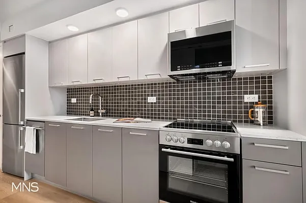 Rented by MNS Marketing | media 4